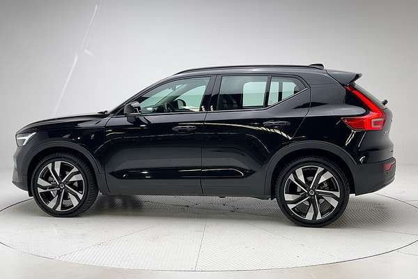 2022 Volvo XC40 Ultimate B5 Dark
