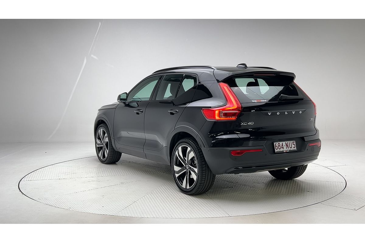 2022 Volvo XC40 Ultimate B5 Dark