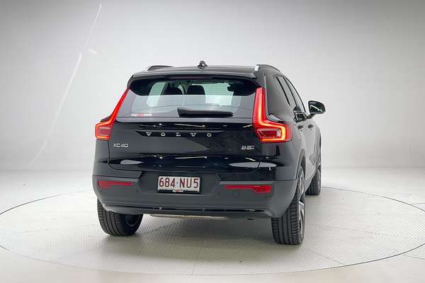 2022 Volvo XC40 Ultimate B5 Dark