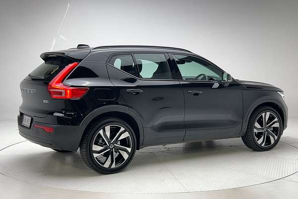 2022 Volvo XC40 Ultimate B5 Dark