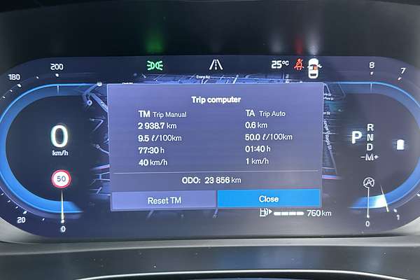 2022 Volvo XC40 Ultimate B5 Dark