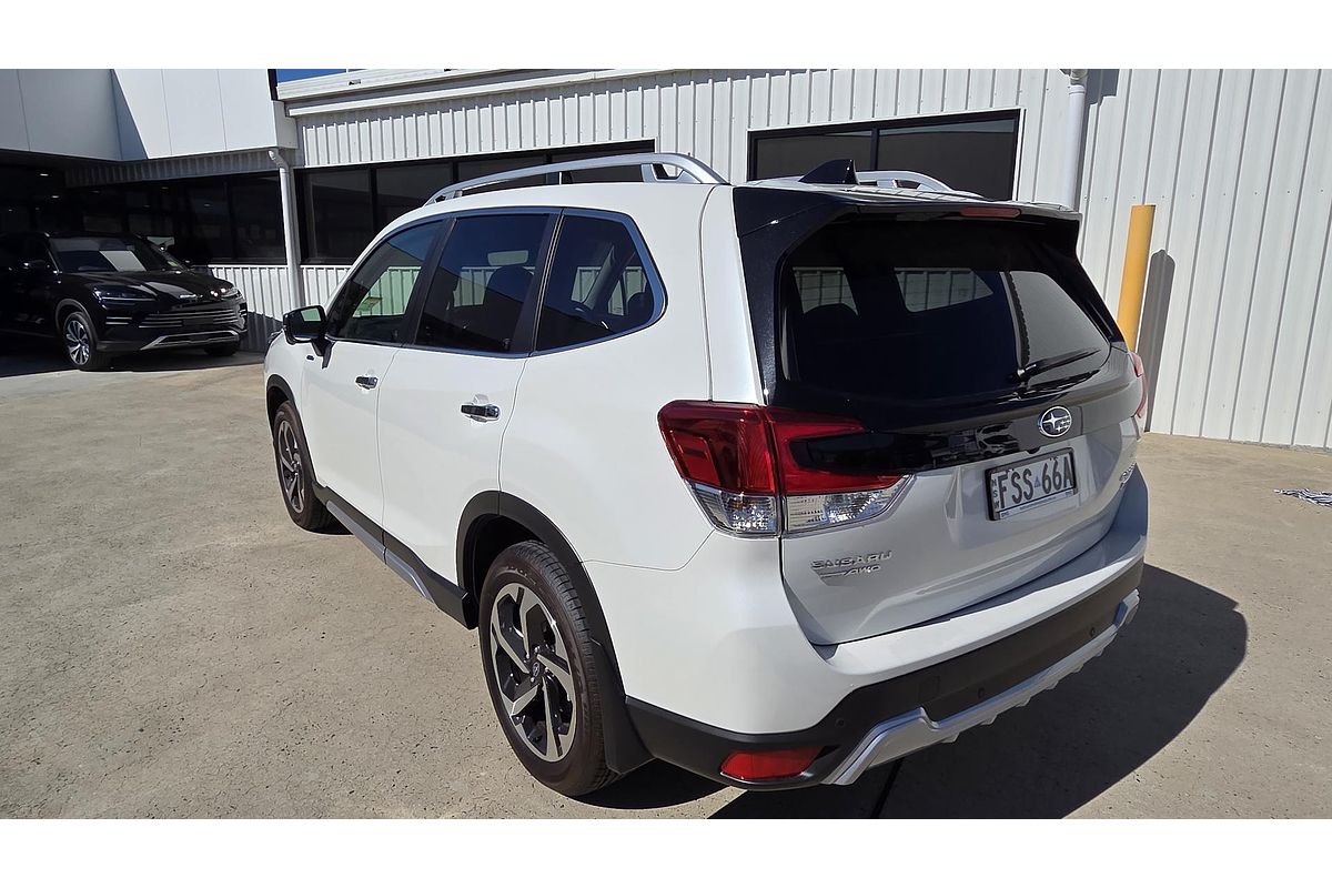 2024 Subaru Forester Hybrid S S5