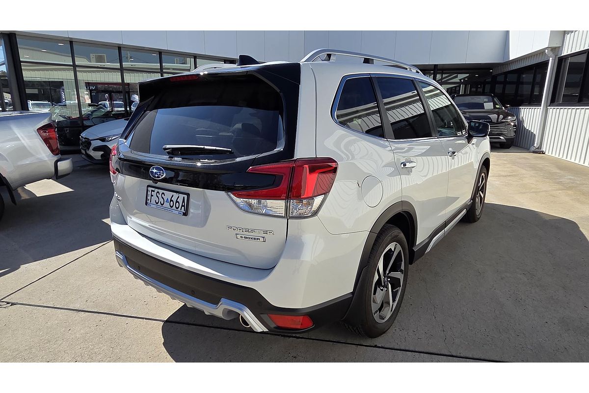 2024 Subaru Forester Hybrid S S5