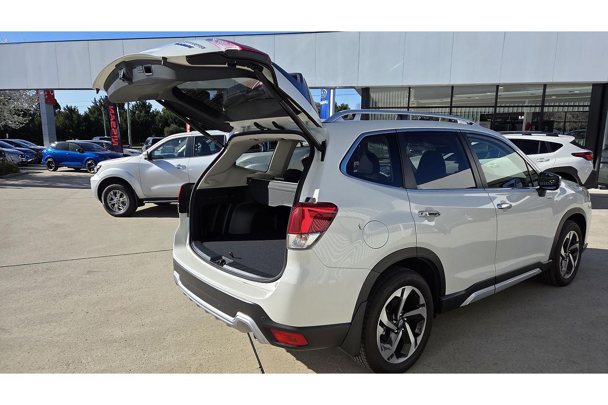 2024 Subaru Forester Hybrid S S5