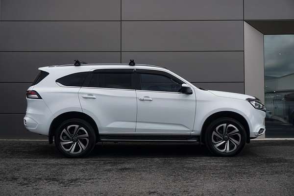2022 Isuzu MU-X LS-T