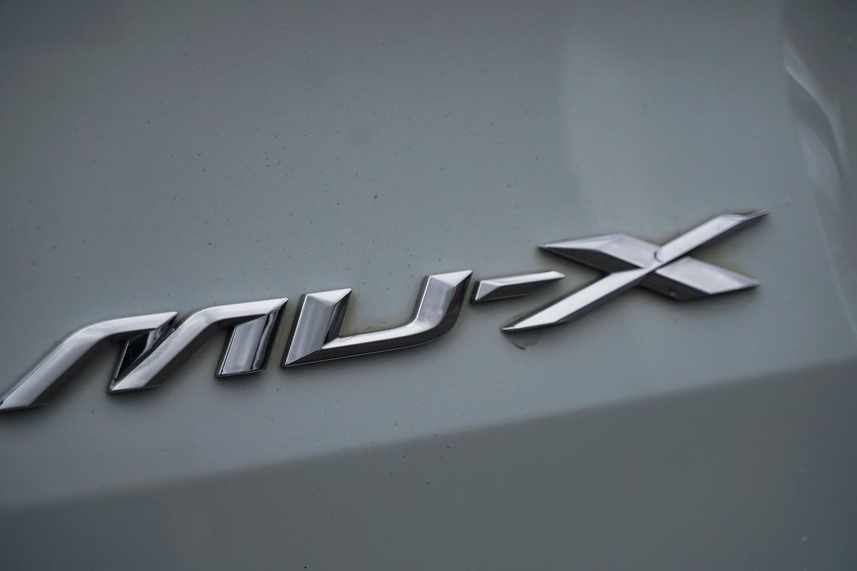 2022 Isuzu MU-X LS-T