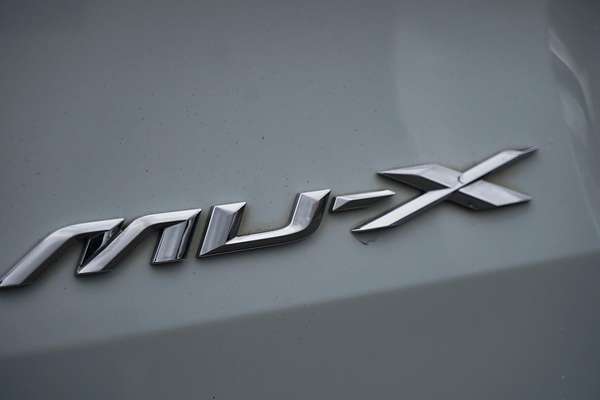 2022 Isuzu MU-X LS-T