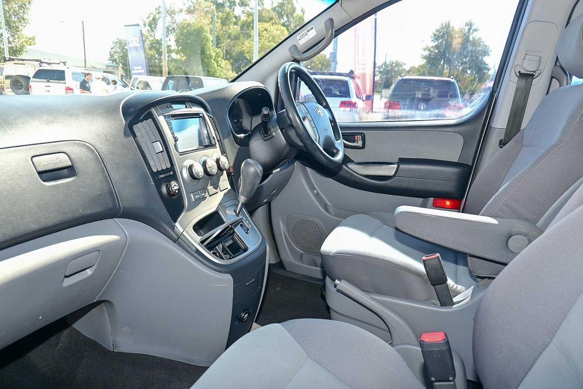 2012 Hyundai iMax TQ-W