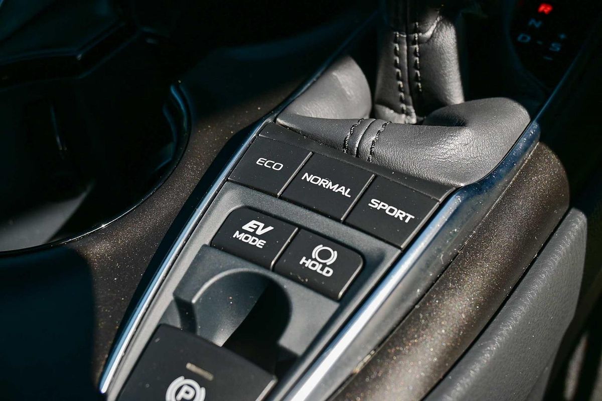 2024 Toyota Camry Ascent AXVH70R