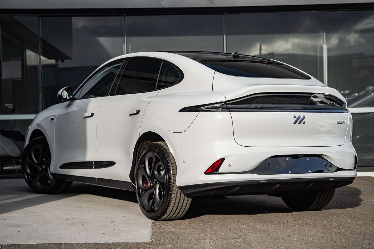 2025 MG IM6 Performance S12L