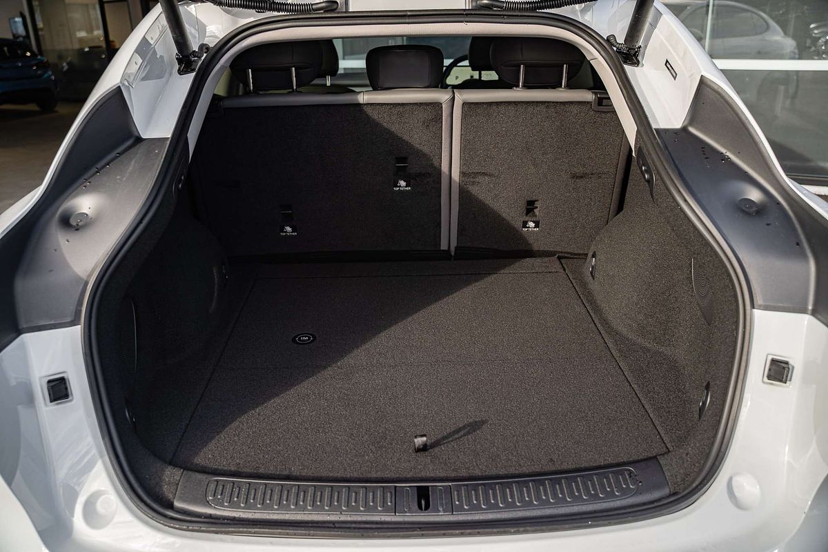 2025 MG IM6 Performance S12L