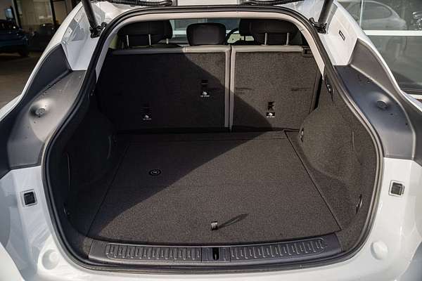 2025 MG IM6 Performance S12L