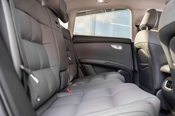 2025 MG IM6 Performance S12L