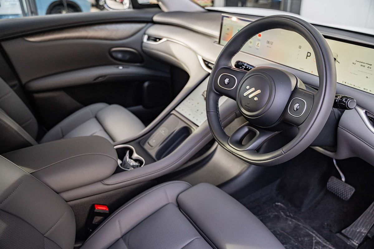 2025 MG IM6 Performance S12L