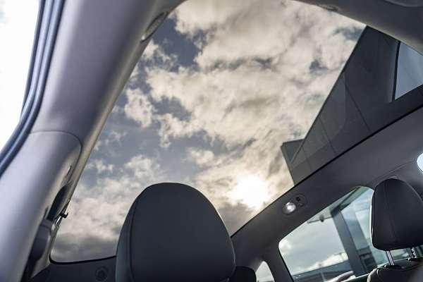 2025 MG IM6 Performance S12L