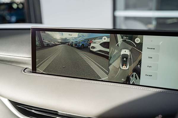 2025 MG IM6 Performance S12L