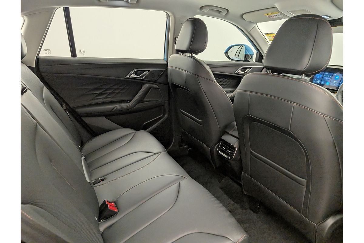 2025 MG HS Excite AS33