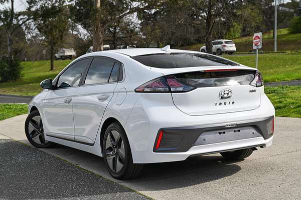 2022 Hyundai IONIQ Hybrid Premium AE.V4
