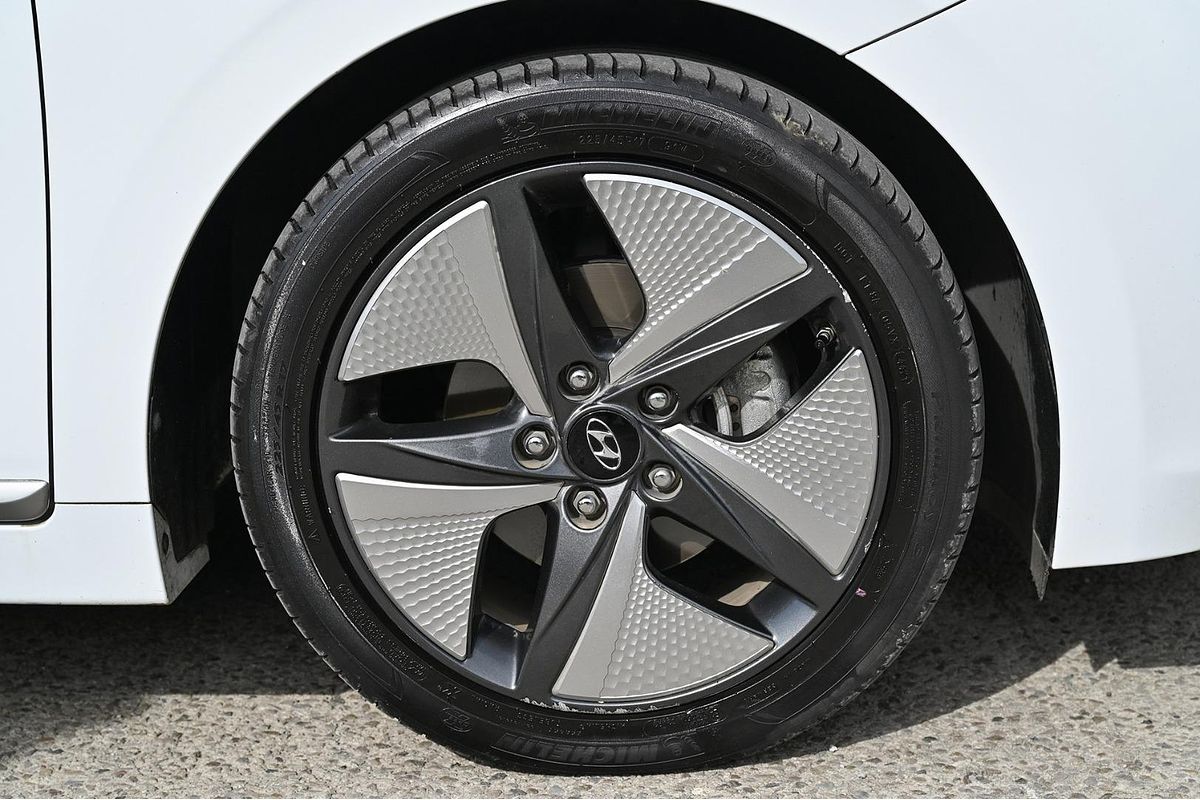 2022 Hyundai IONIQ Hybrid Premium AE.V4