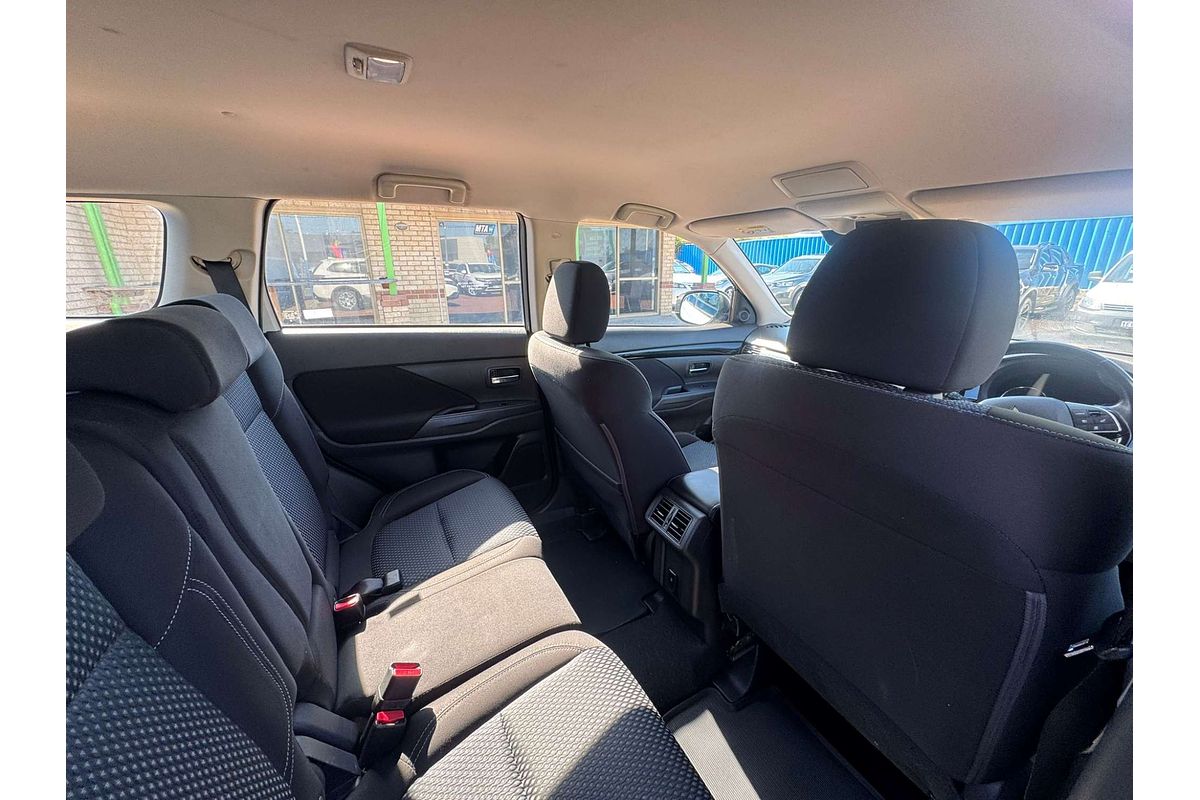 2020 Mitsubishi Outlander ES ZL