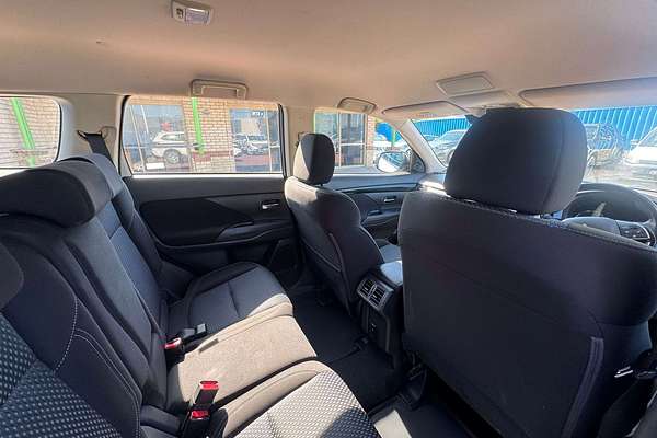 2020 Mitsubishi Outlander ES ZL