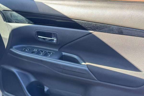 2020 Mitsubishi Outlander ES ZL