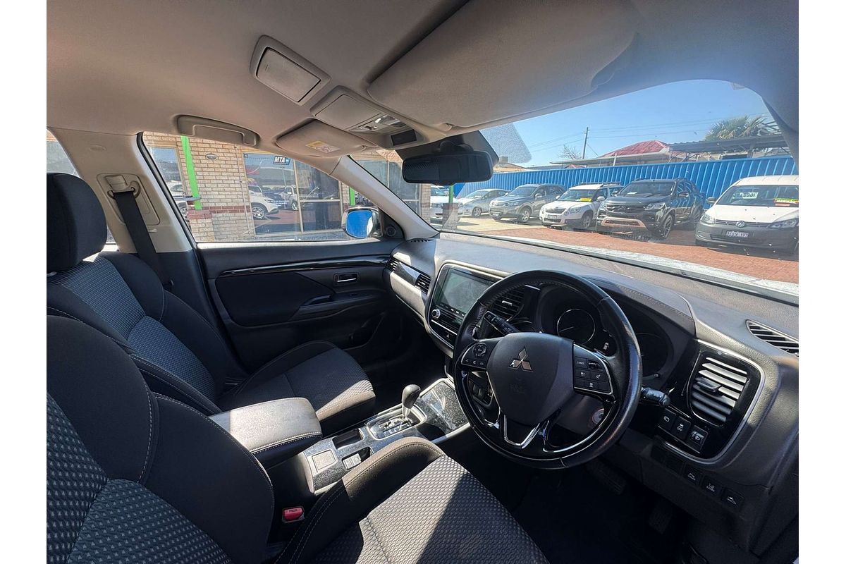 2020 Mitsubishi Outlander ES ZL