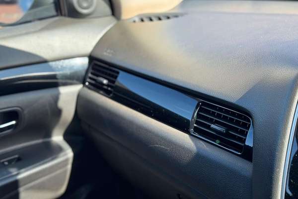2021 Mitsubishi Outlander ES ZL