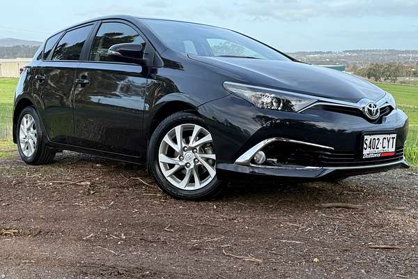 2017 Toyota Corolla Ascent Sport ZRE182R