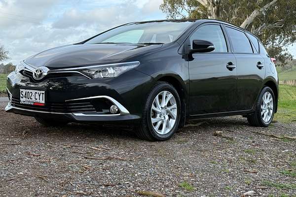 2017 Toyota Corolla Ascent Sport ZRE182R