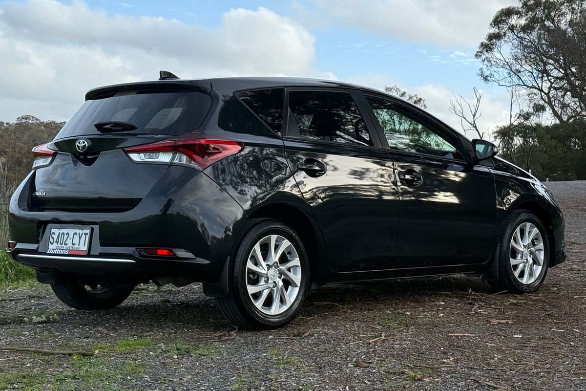 2017 Toyota Corolla Ascent Sport ZRE182R