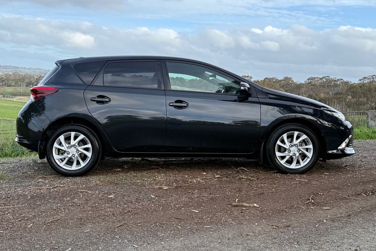 2017 Toyota Corolla Ascent Sport ZRE182R