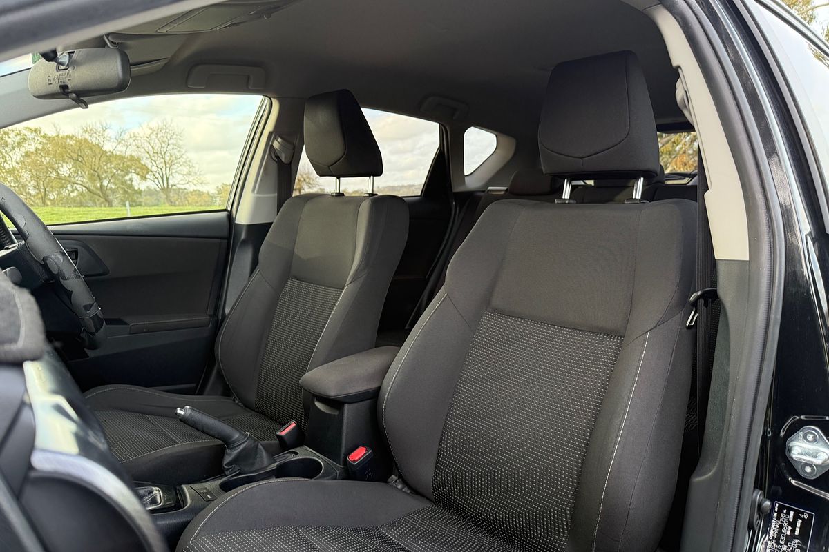 2017 Toyota Corolla Ascent Sport ZRE182R