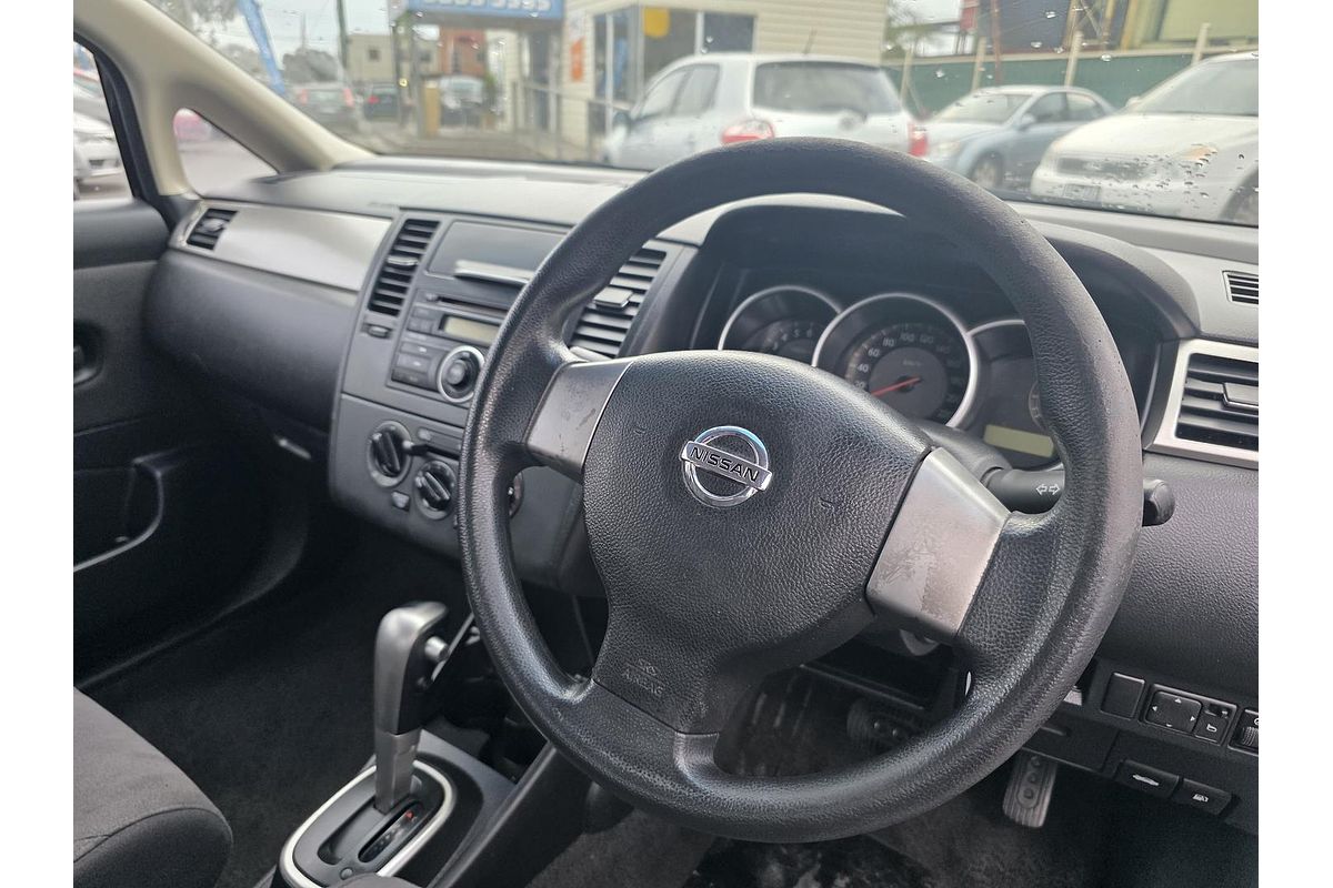 2006 Nissan Tiida ST C11