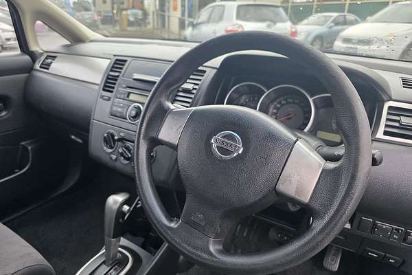 2006 Nissan Tiida ST C11