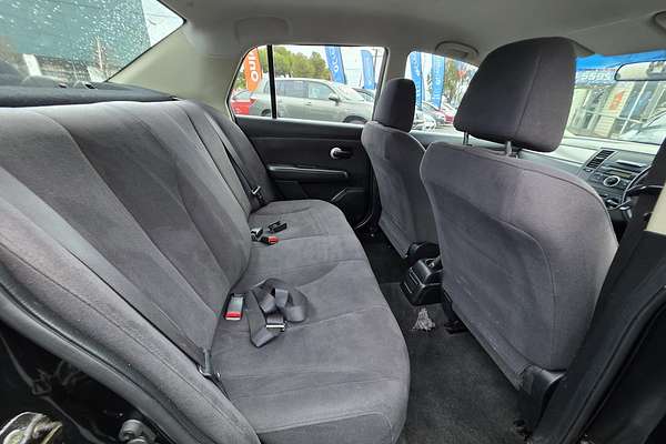 2006 Nissan Tiida ST C11
