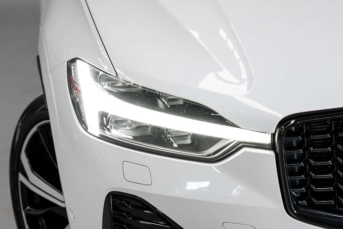 2021 Volvo XC60 B6 R-Design