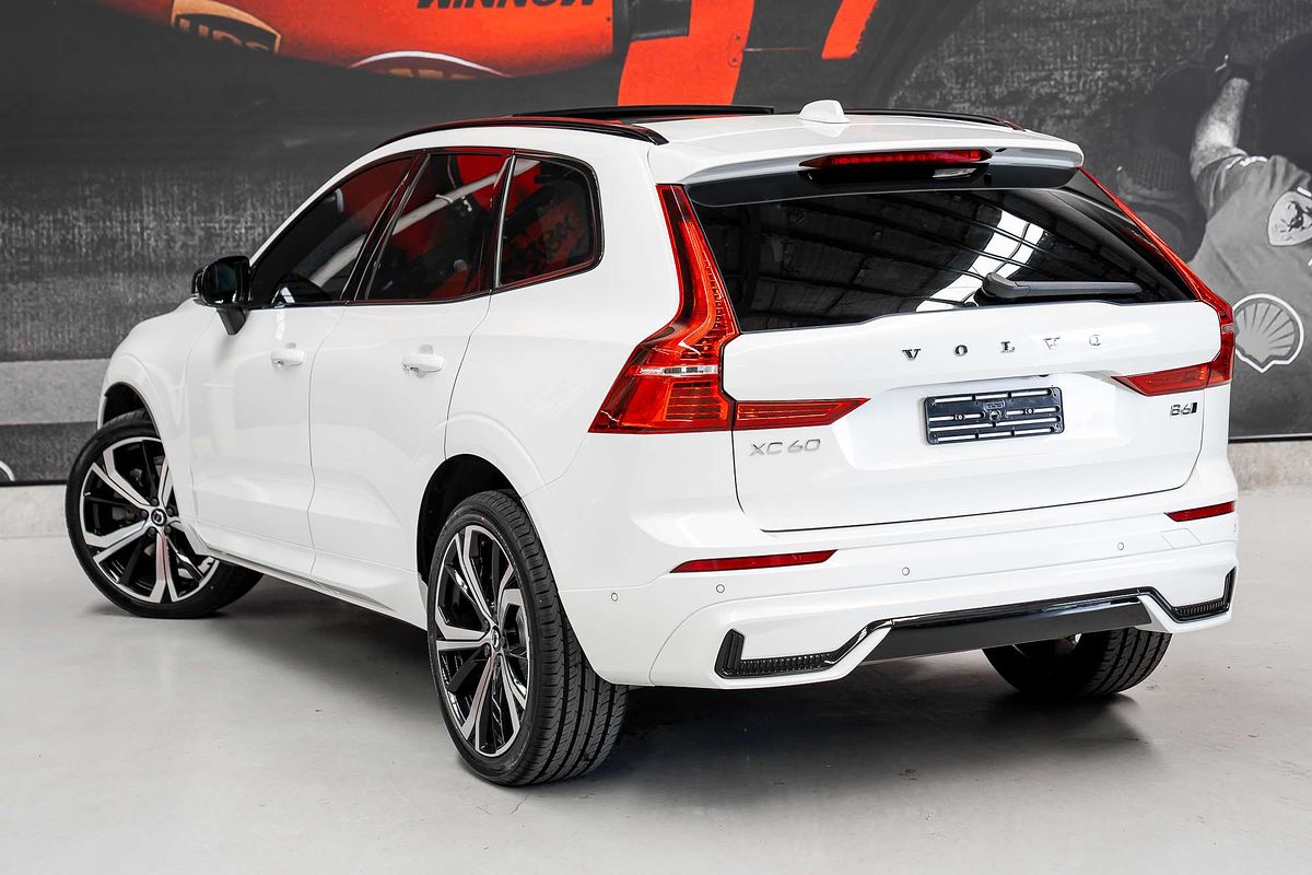 2021 Volvo XC60 B6 R-Design