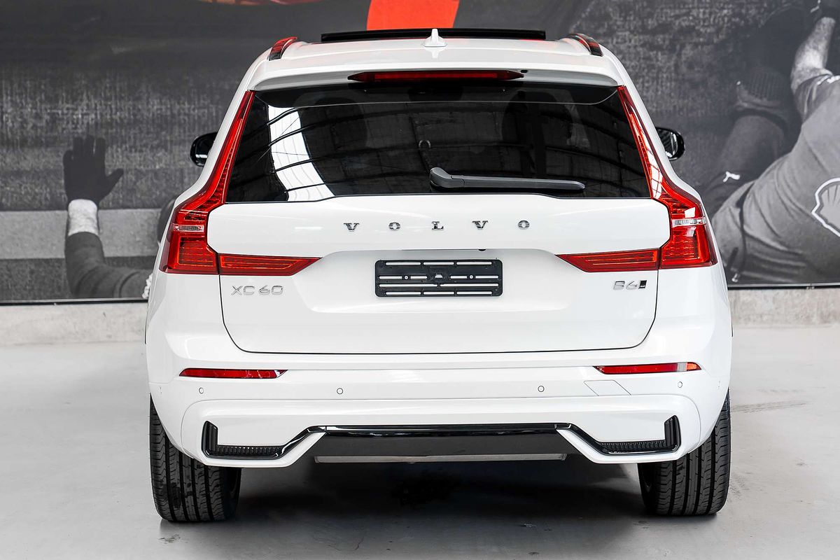2021 Volvo XC60 B6 R-Design