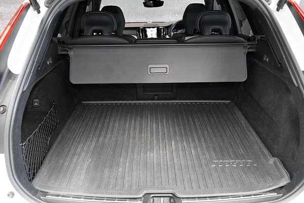 2021 Volvo XC60 B6 R-Design