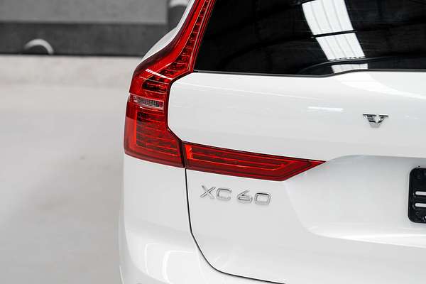 2021 Volvo XC60 B6 R-Design