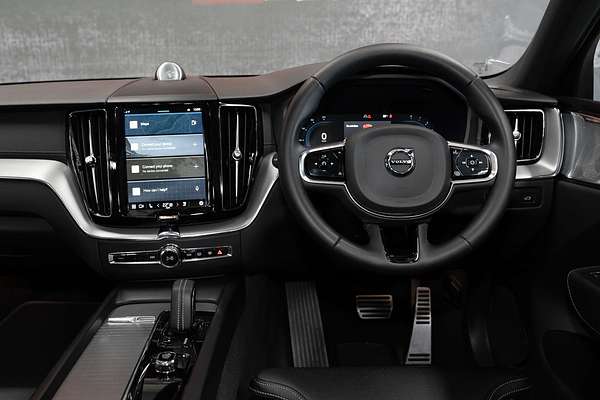 2021 Volvo XC60 B6 R-Design