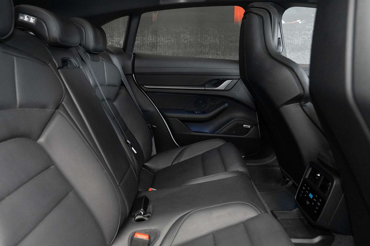 2022 Porsche Taycan 4S Y1B