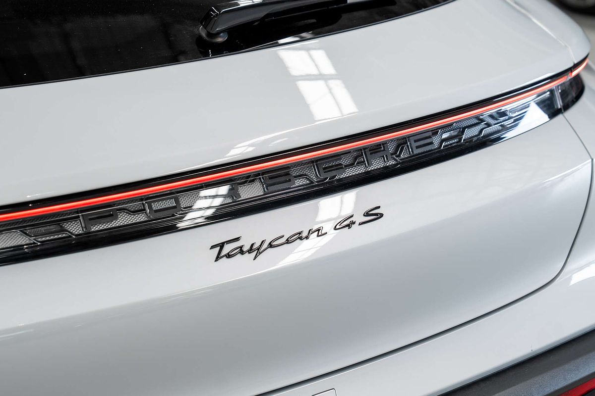2022 Porsche Taycan 4S Y1B