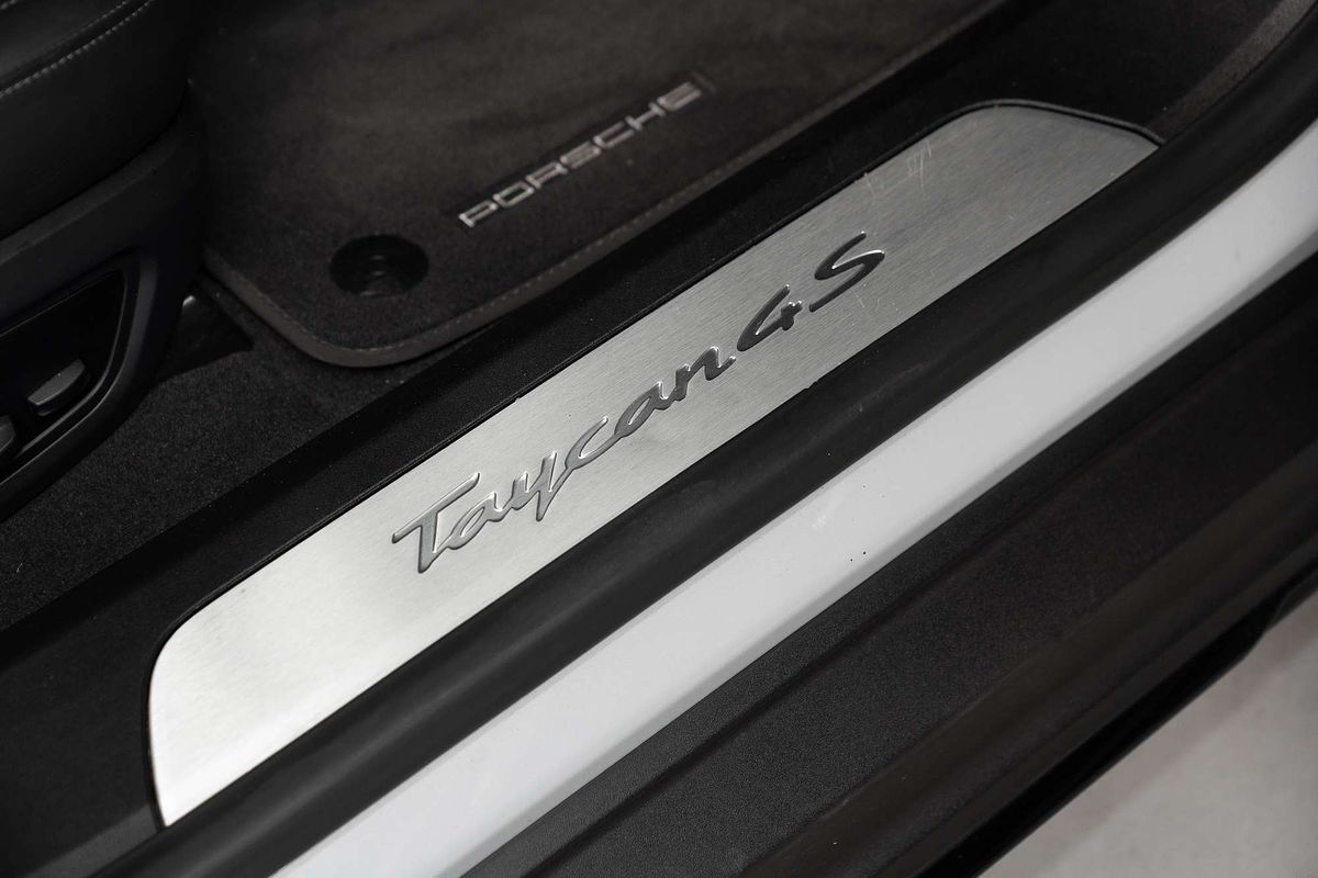2022 Porsche Taycan 4S Y1B