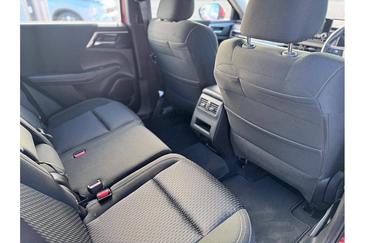 2025 Mitsubishi Outlander ES ZM