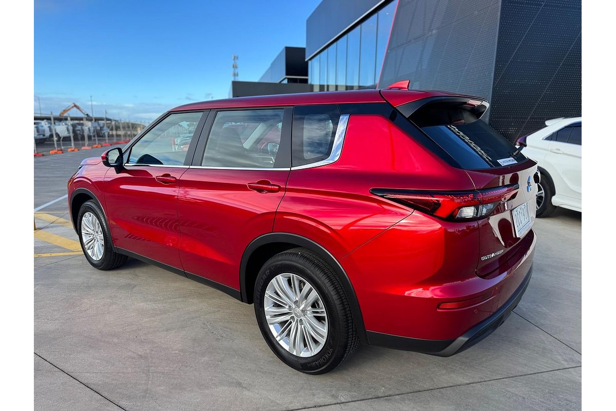 2025 Mitsubishi Outlander ES ZM