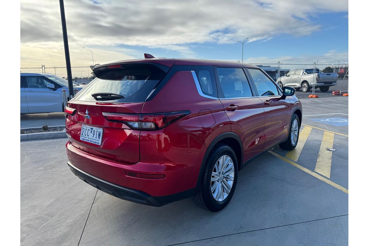 2025 Mitsubishi Outlander ES ZM