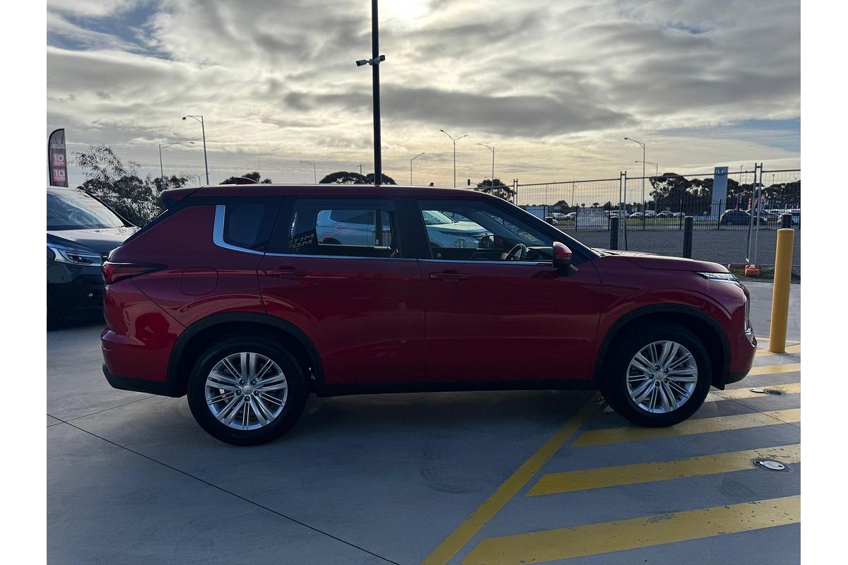 2025 Mitsubishi Outlander ES ZM