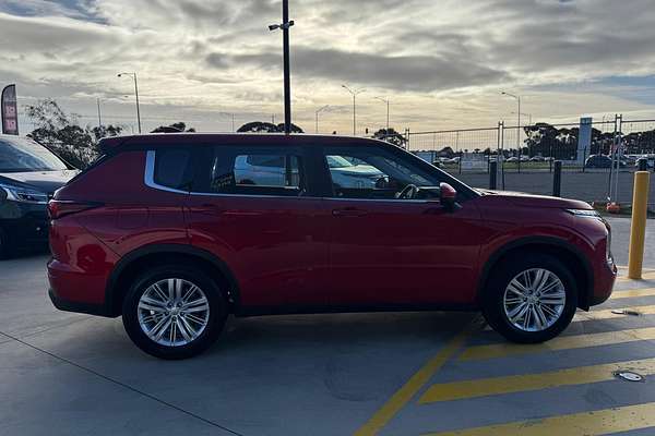 2025 Mitsubishi Outlander ES ZM